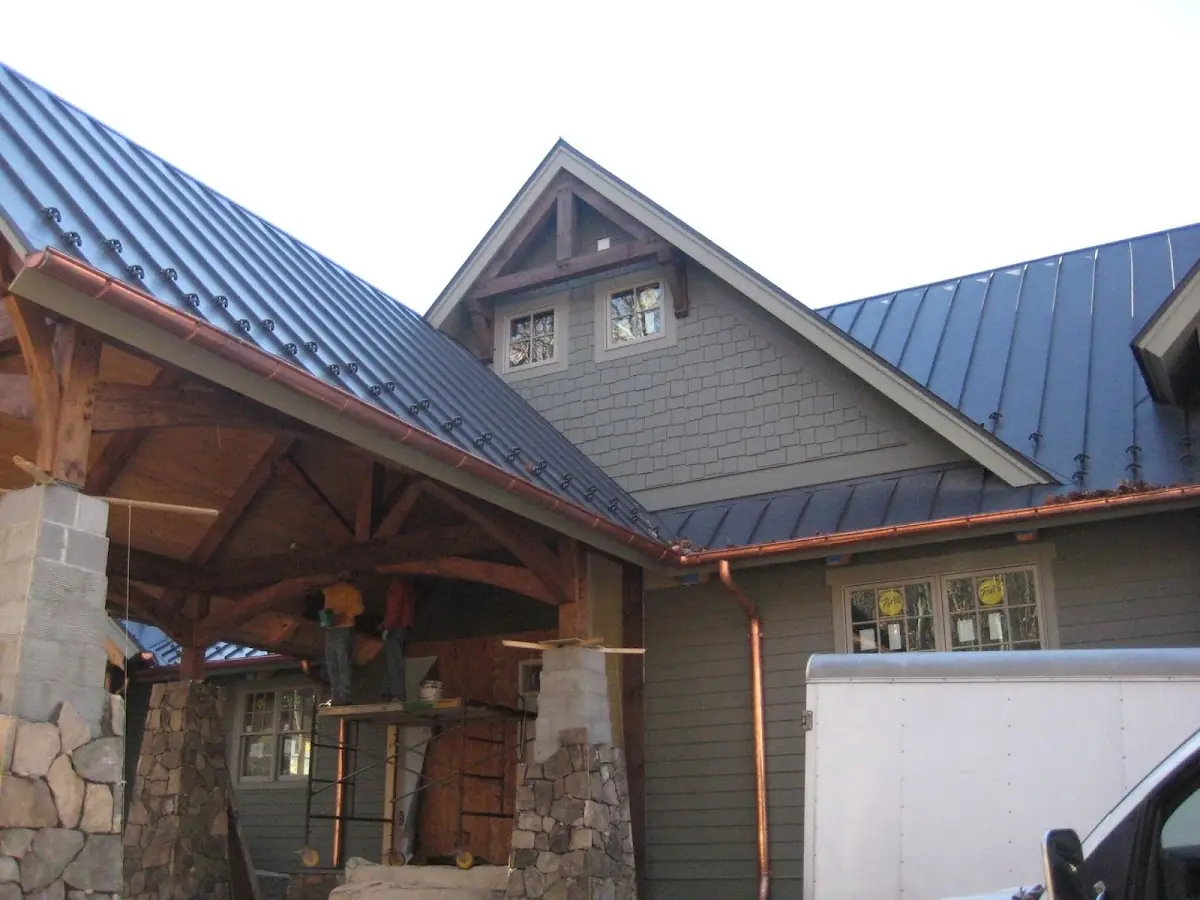 Craftsman Roofing team delivering quality roofing work in Scotts Corners